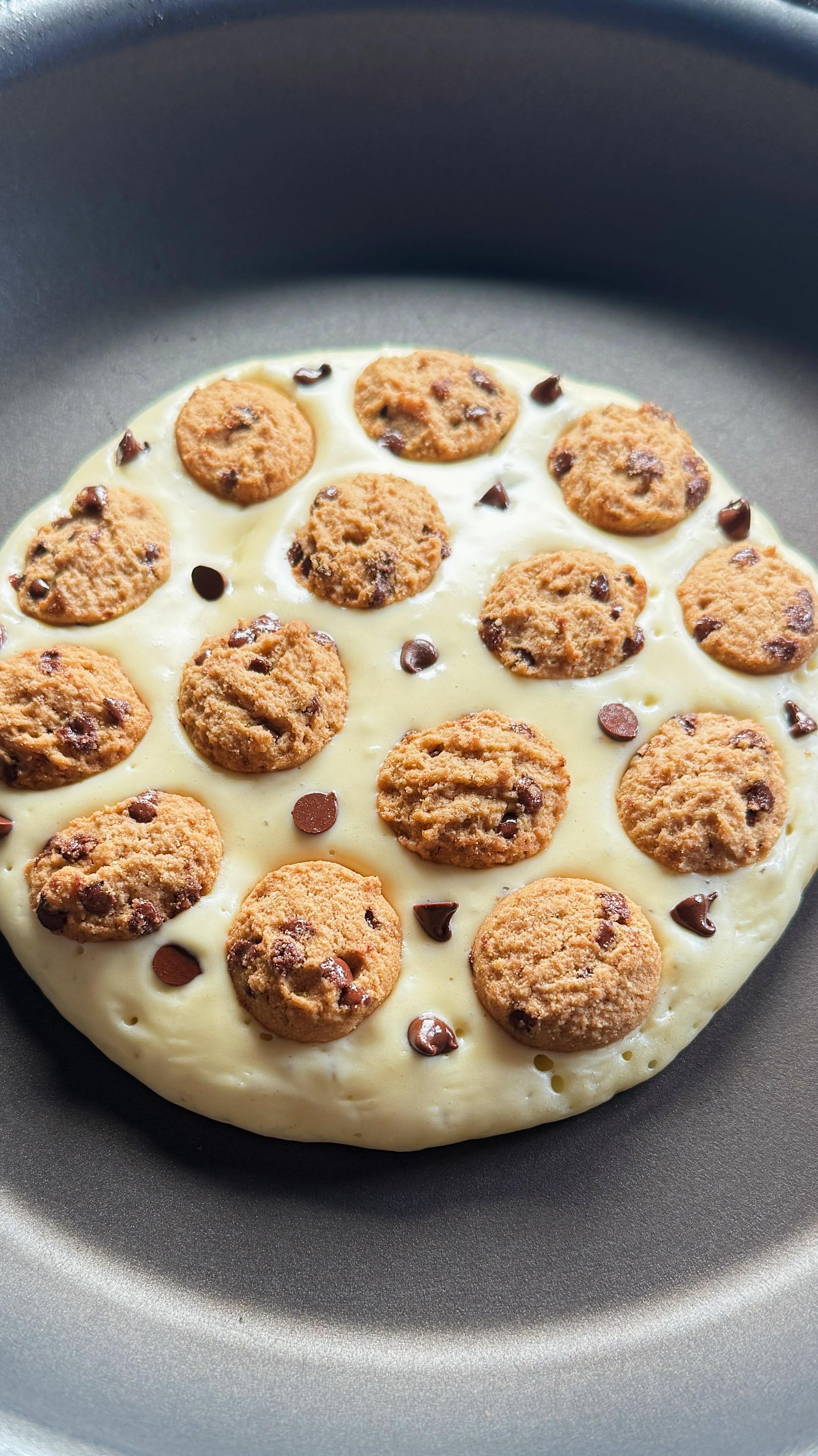 Instagram post by @carolinagelen for Simple Mills. Caption reads: CHOCOLATE CHIP COOKIE PANCAKES....