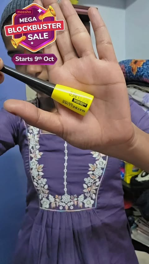Instagram post by @kavis_world__ for Meesho. Caption reads: Eyeliner and kurta set @meeshoapp @meesho.app__.