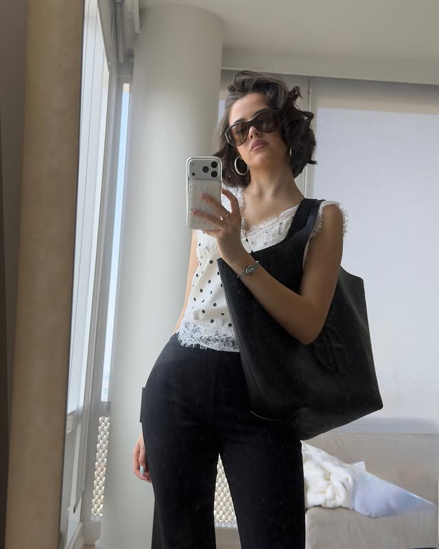 Instagram post by @nila for Desigual. Caption reads: found every mirror in New York to show you my....