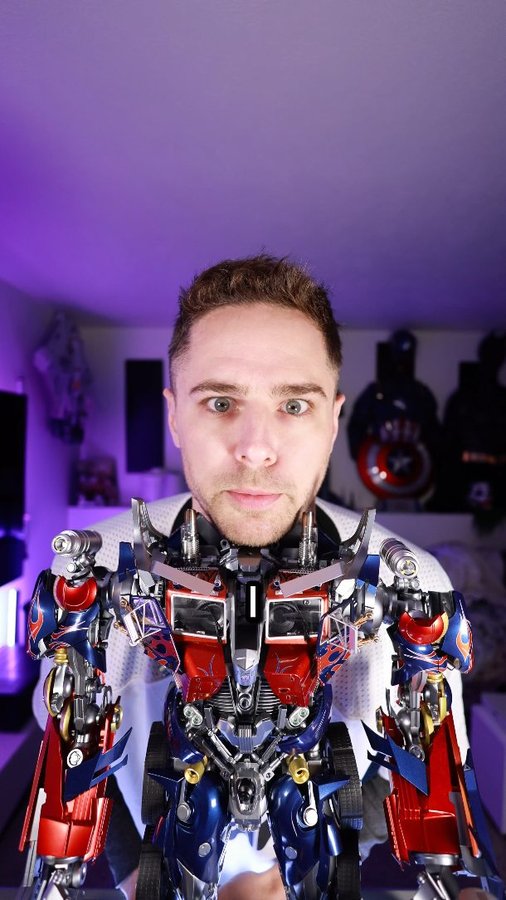 Instagram post by @polskihussar for Fanhome. Caption reads: This post is sponsored by Fanhome. The Optimus....