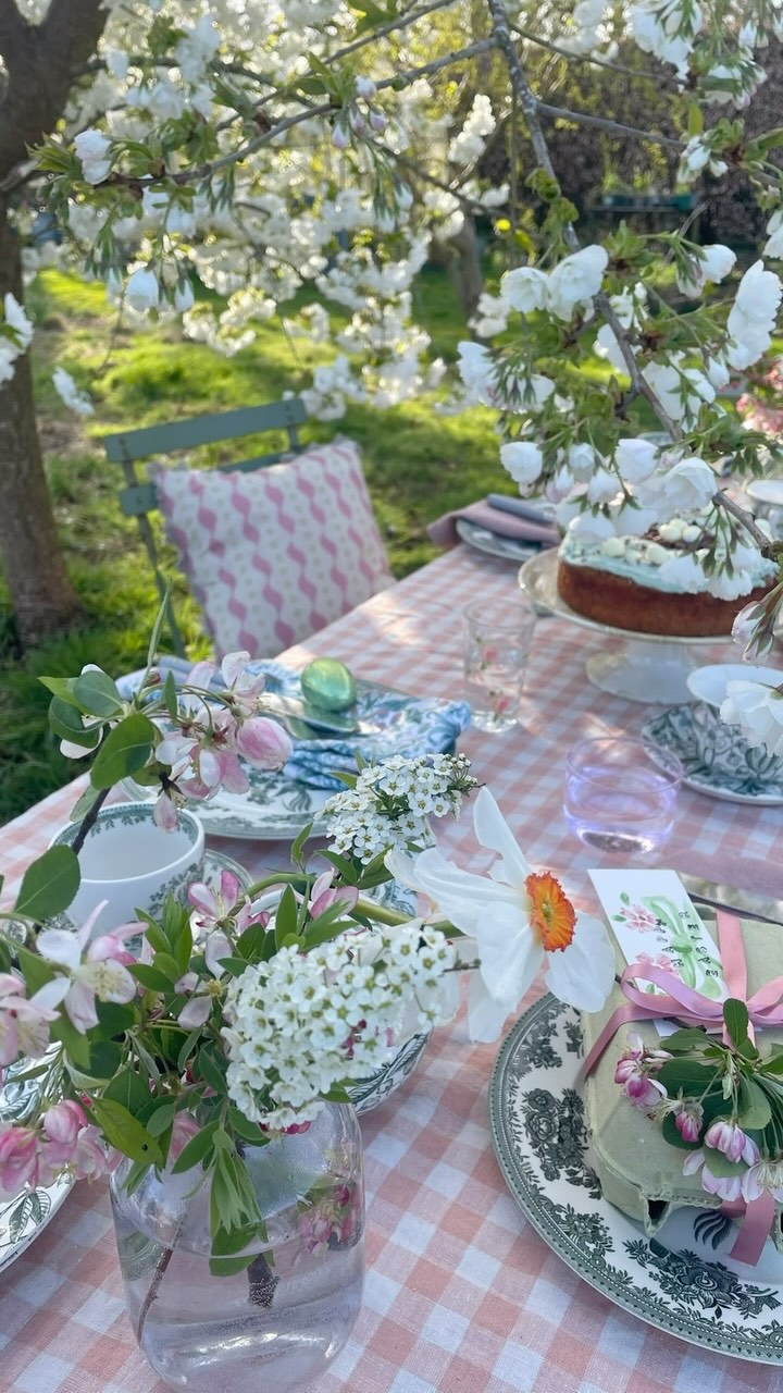 Instagram post by @selinalake for Country Living. Caption reads: [...] behind the scenes on my latest....