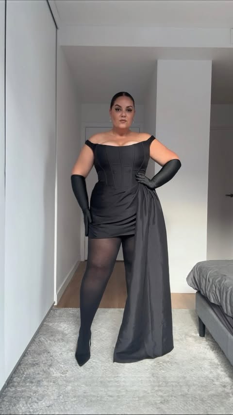 Instagram post by @vickrchloe for Showpo. Caption reads: [...] the floor. 🖤 tried a few of @showpo’s new....