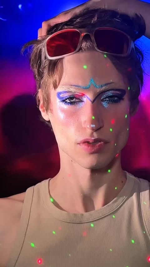 Instagram post by @kevlieeeee for MOIRA Cosmetics. Caption reads: [...] but make it local🤘🏻📺✨ Products:....