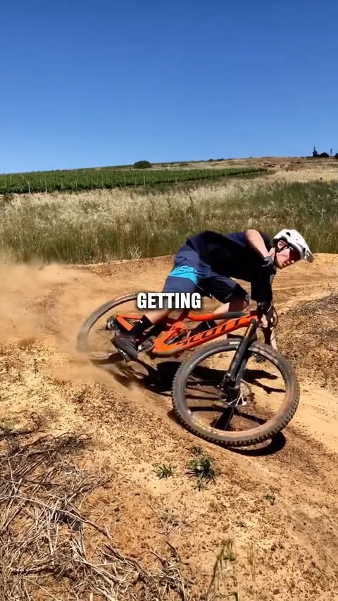 Instagram post by @stefangarlicki for DOOGEE. Caption reads: [...] you didn’t know you needed!👀🎁 The @doogee....