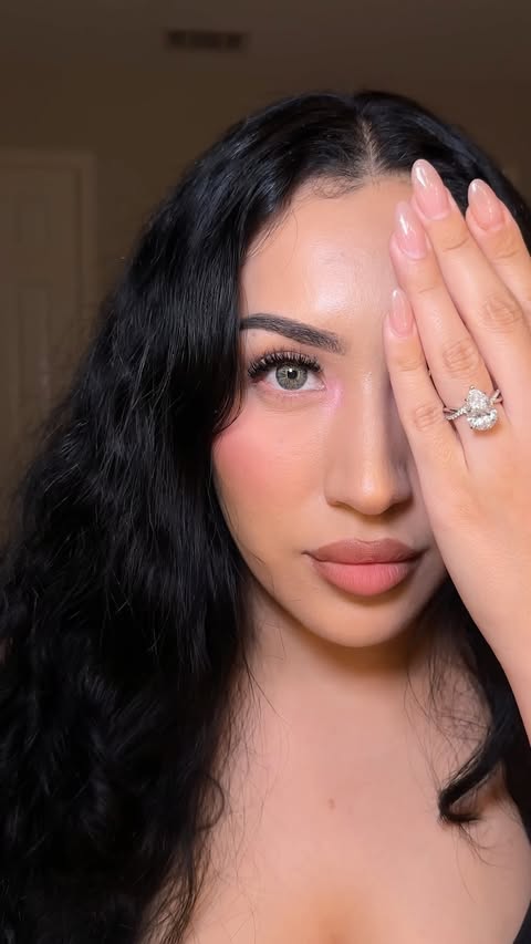 Instagram post by @__connieperez for Myeyebb. Caption reads: [...] ? 👀😍 20% off use code “Connie20” #myeyebb....