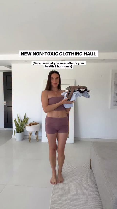 Instagram post by @georgianafizz for Organic Basics. Caption reads: [...] are from my fav brand Organic Basics… I’ll....