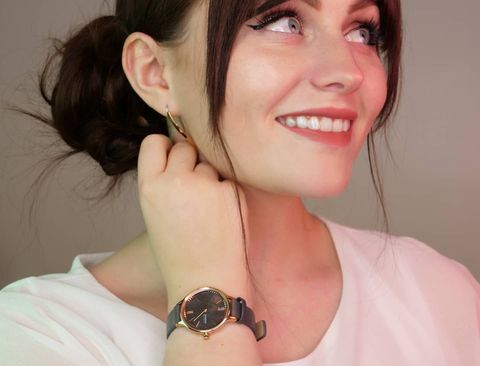 Instagram post by @sophiemichellegoodall for SKAGEN. Caption reads: [...] finishing touches to my outfit with my....