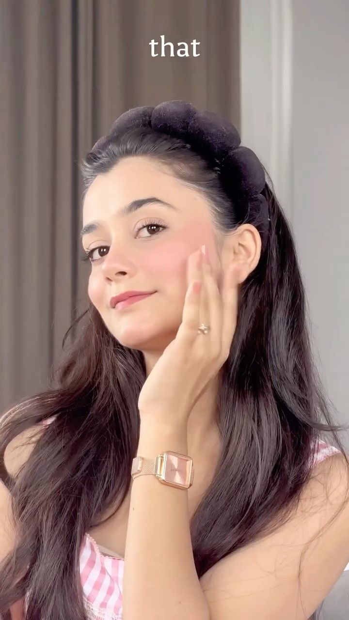 Instagram post by @shiyyabhardwaj for Craze. Caption reads: [...] #cloudpuffblush @swissbeautycraze.