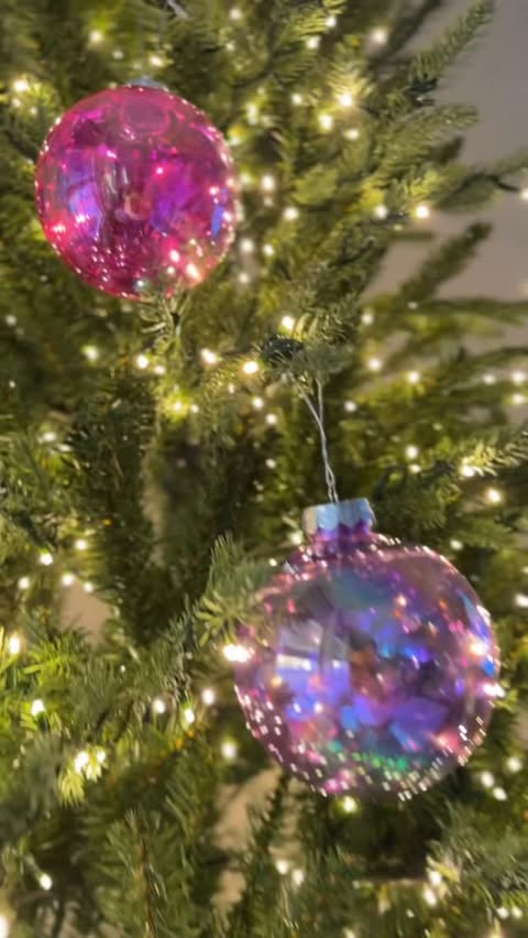 Instagram post by @simplysnowdesign for Creative Fabrica. Caption reads: Who needs expensive decor? We’re getting a....