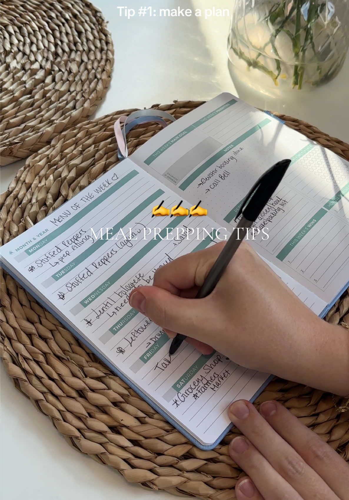 TikTok post by @lyndsaylang for Clever Fox. Caption reads: [...] to make meal prepping simple  🫶  Ft.....