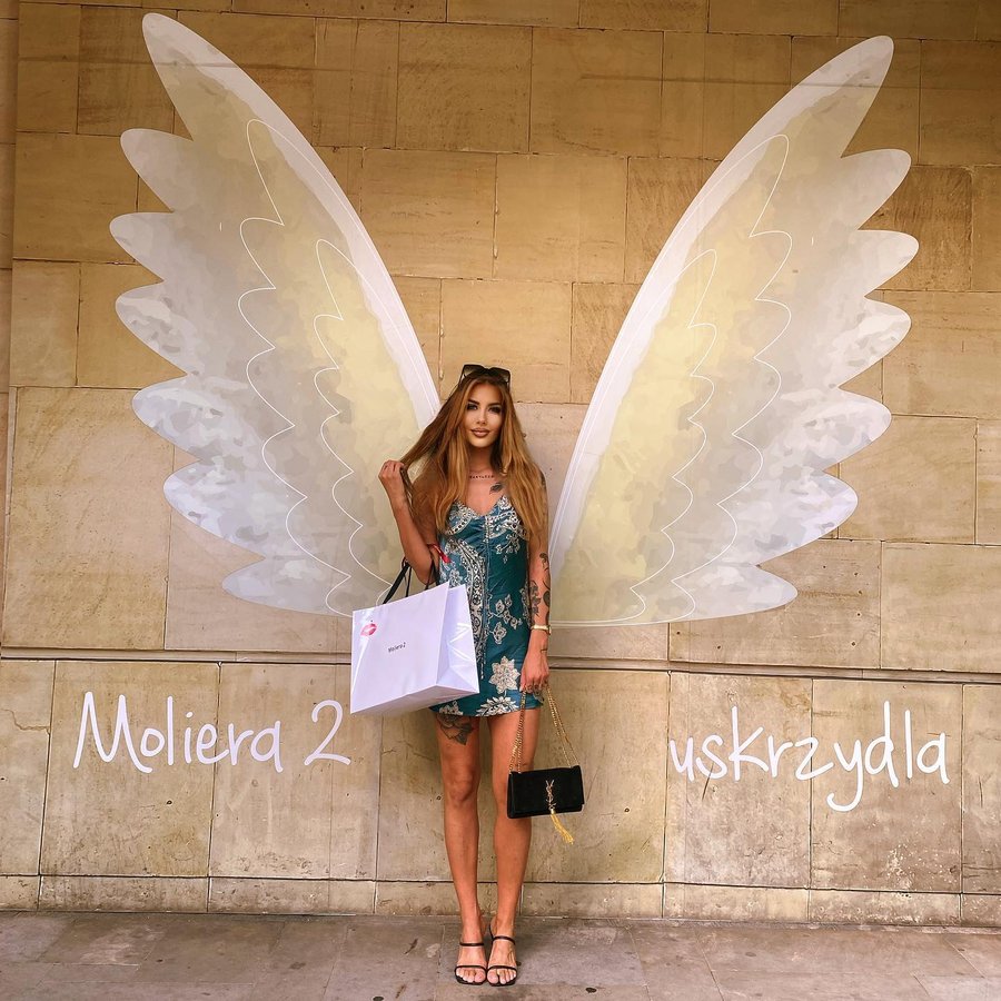 Instagram post by @sweetnancydoll for MOLIERA2. Caption reads: .