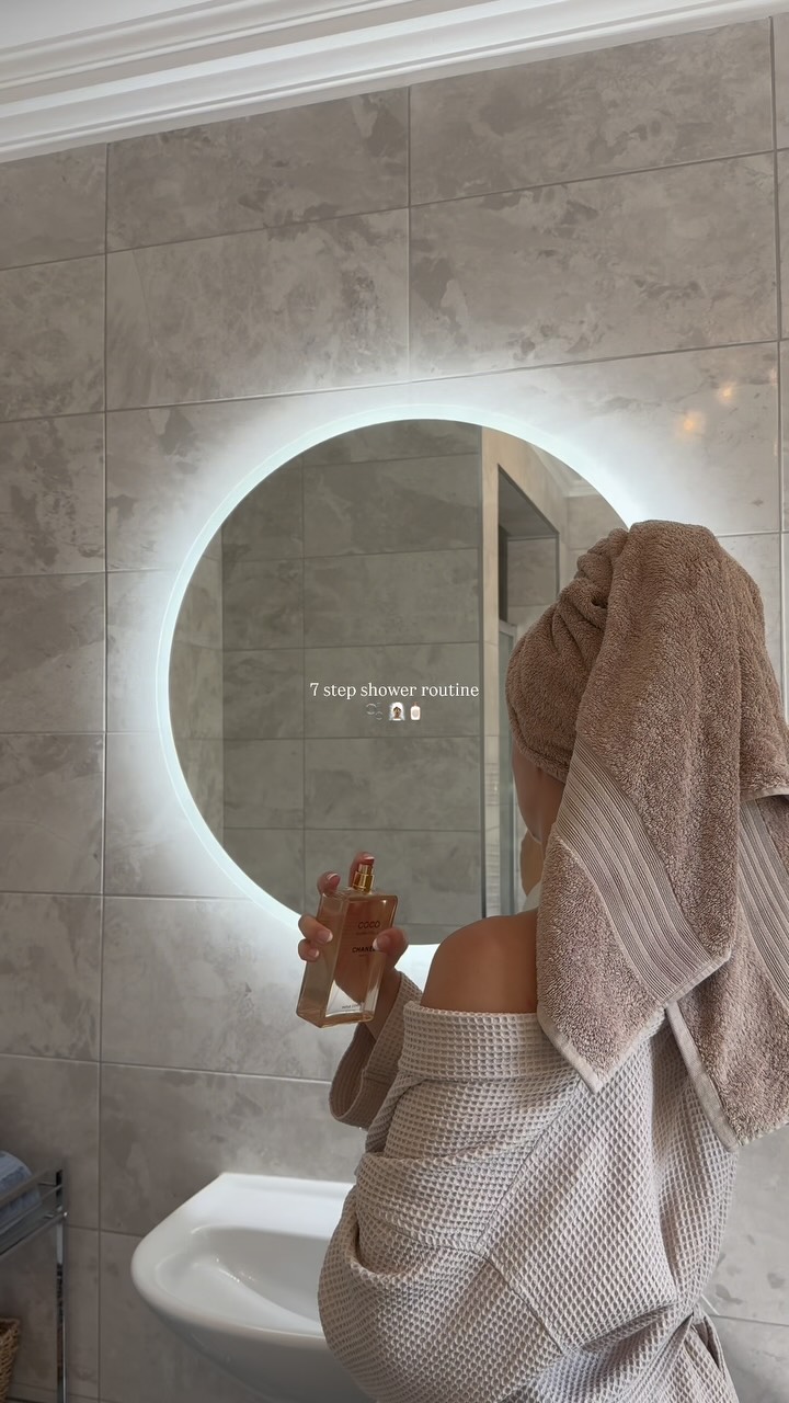 Instagram post by @withdanielle_ for Fable and Mane. Caption reads: [...] sounds 🚿🧖🏽‍♀️🤍

Products used;....