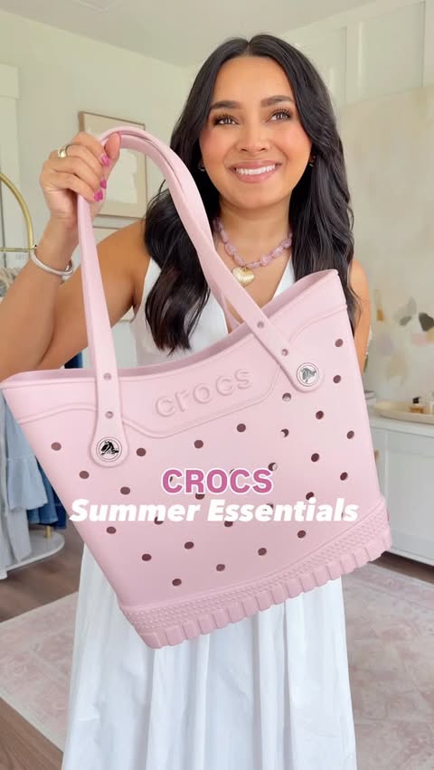 Instagram post by @rachelmirandablog for Crocs. Caption reads: [...] all things beach, pool, and everyday! Crocs....
