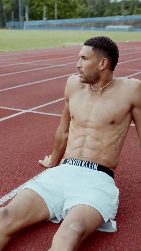 Instagram post by @oshowme for Calvin Klein. Caption reads: [...] mode: on. ⚡️ Intense. Power. motion.....