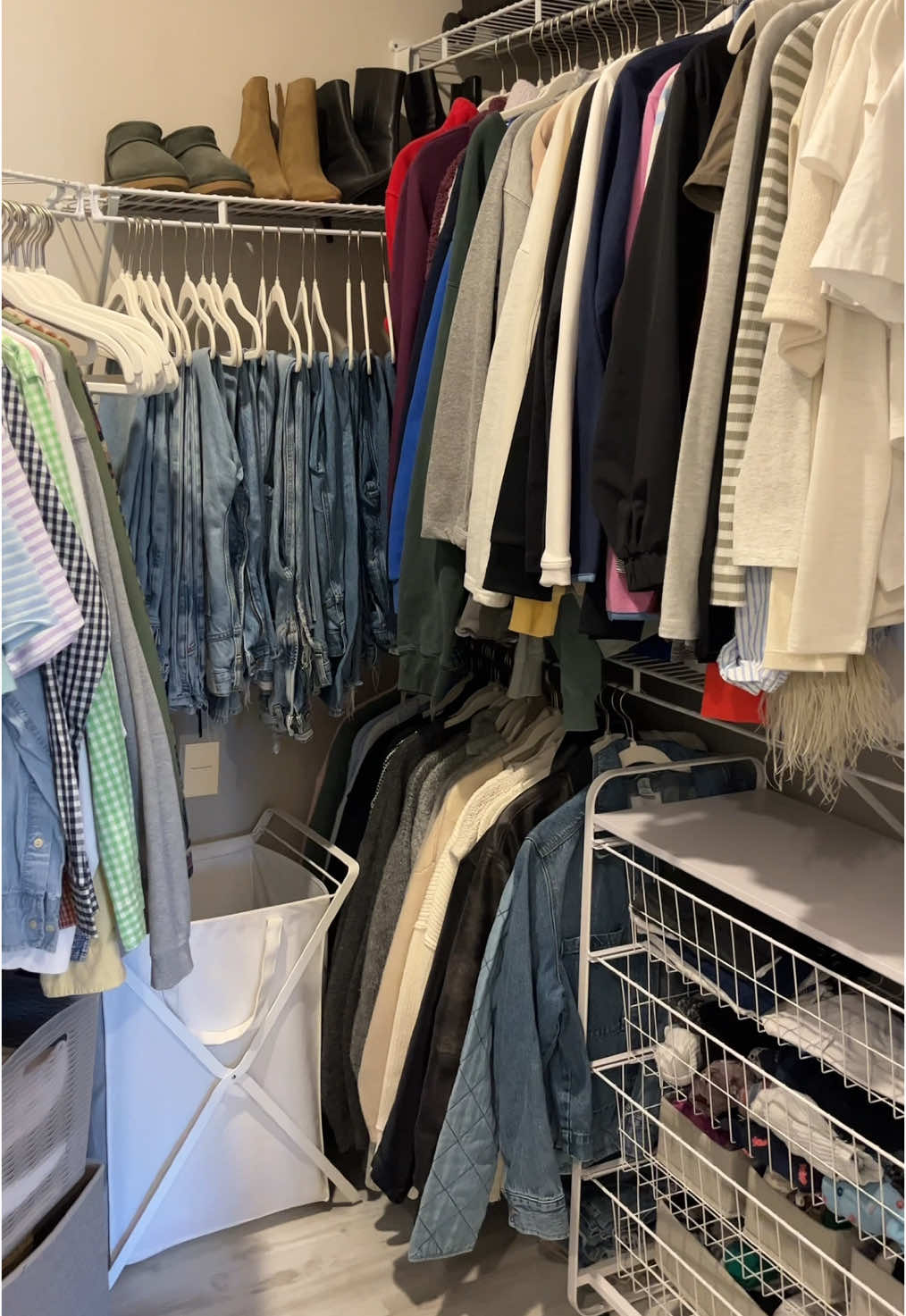 TikTok post by @emmavaughn for BLACK+DECKER. Caption reads: [...] closet clean 👚🫧💨 I love using the....