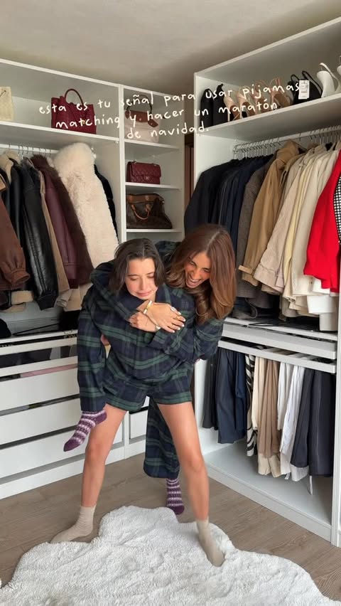 Instagram post by @pamemcbeath for Gap Inc.. Caption reads: Pijamas navideñas matching y maratón de movies es....