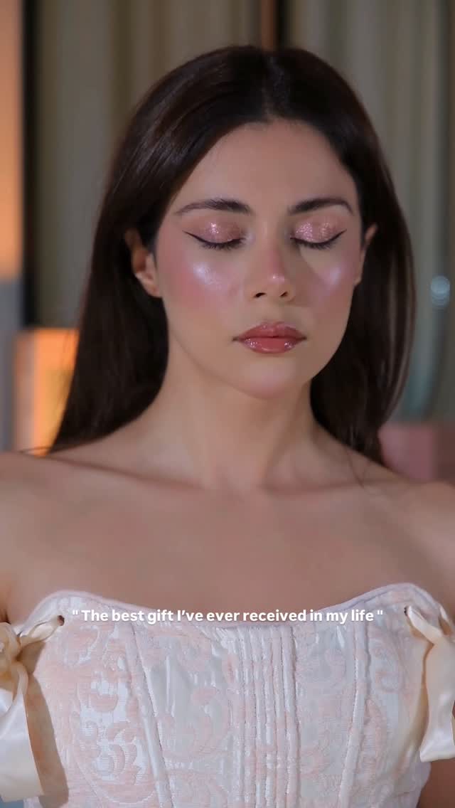 Instagram post by @soroursalmani for Flower Knows. Caption reads: I’m obsessed with these Gift Flower Knows....