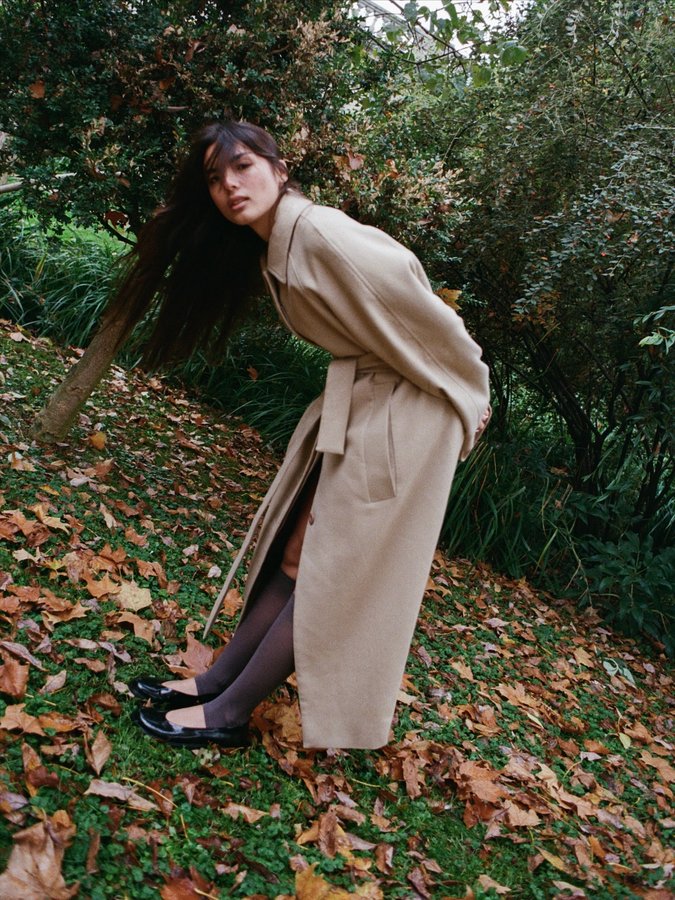 Instagram post by @clakovi for Jonak. Caption reads: [...] new season, fallen leaves, safer ground....