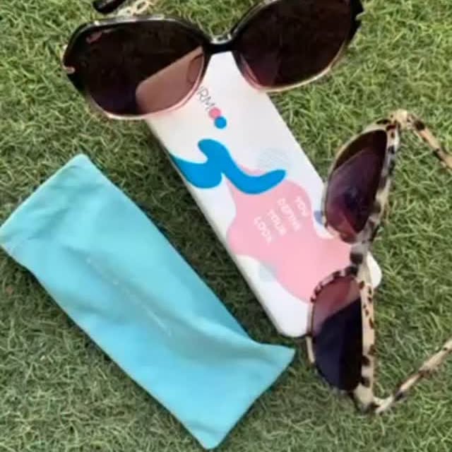 Instagram post by @styleinspirationbybea for Firmoo. Caption reads: Pon unas @firmoo_optical en tu vida y disfruta del....