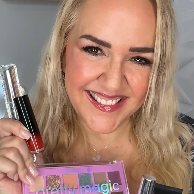 Instagram post by @torileesbeautymix for Maison Louis Marie. Caption reads: [...] 𝗦𝗵𝗮𝗱𝗼𝘄 𝗣𝗮𝗹𝗲𝘁𝘁𝗲....