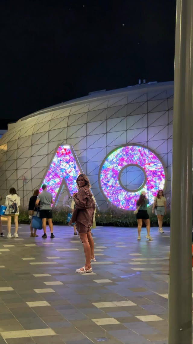 Instagram post by @mums_style_diary for Australian Open. Caption reads: [...] vibes are 10/10. 🎾🔥#ad #AO2026....