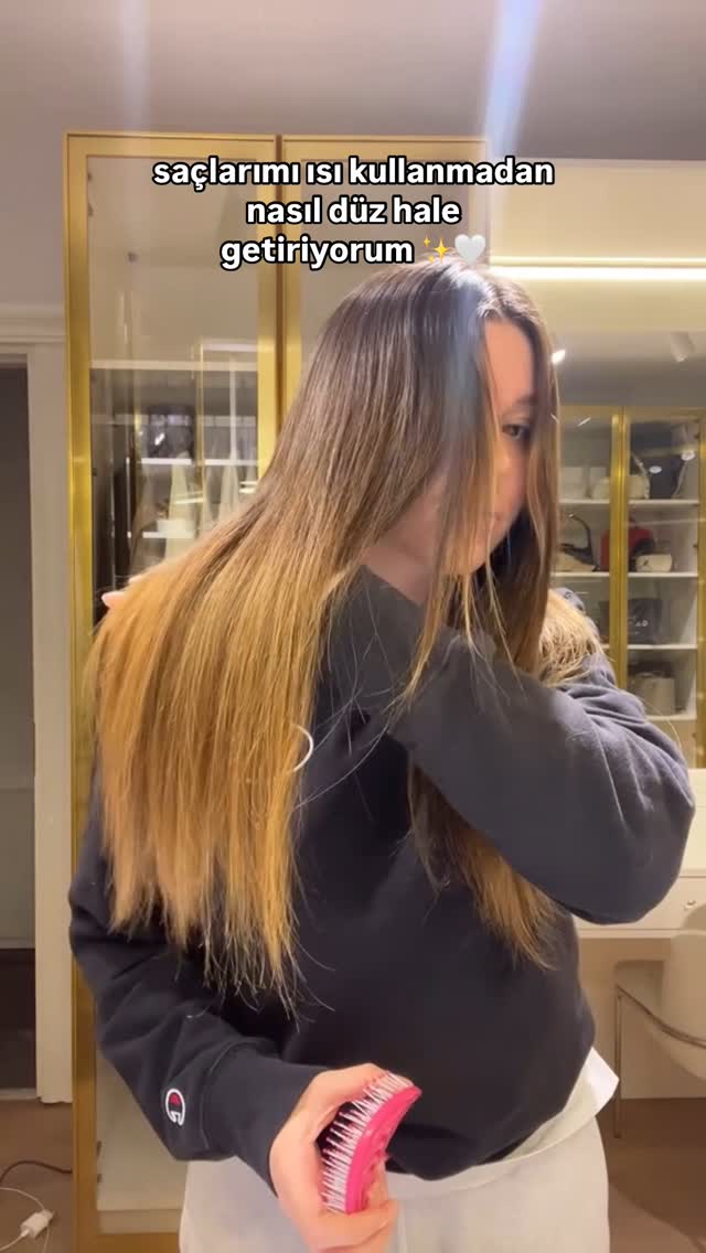 Instagram post by @damlamelll for Head&Shoulders. Caption reads: Sonunda beklenen video🤍(çok öncesinden tiktok....