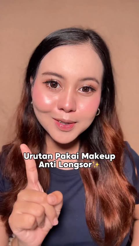 Instagram post by @mith.a__ for Scarlett Whitening. Caption reads: buat yang minta makeup naik gunung, tapi....