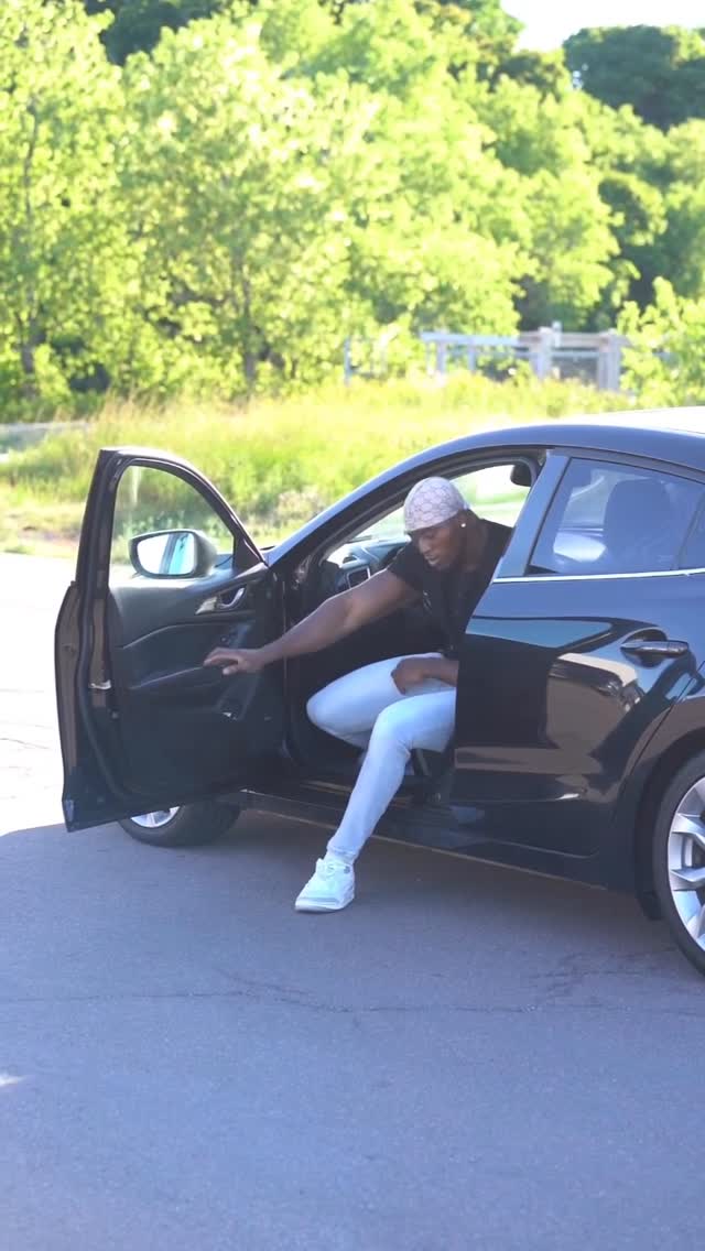 Instagram post by @vassia_fit for Jed North. Caption reads: Summer vibes 
.
.
.
.
.
.
.
.
.
.
.
#explore....