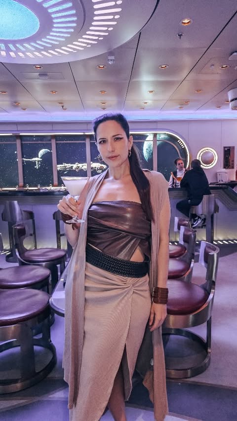 Instagram post by @julietandbeyond for Undercover Tourist. Caption reads: [...] booking theme park tickets with Undercover....