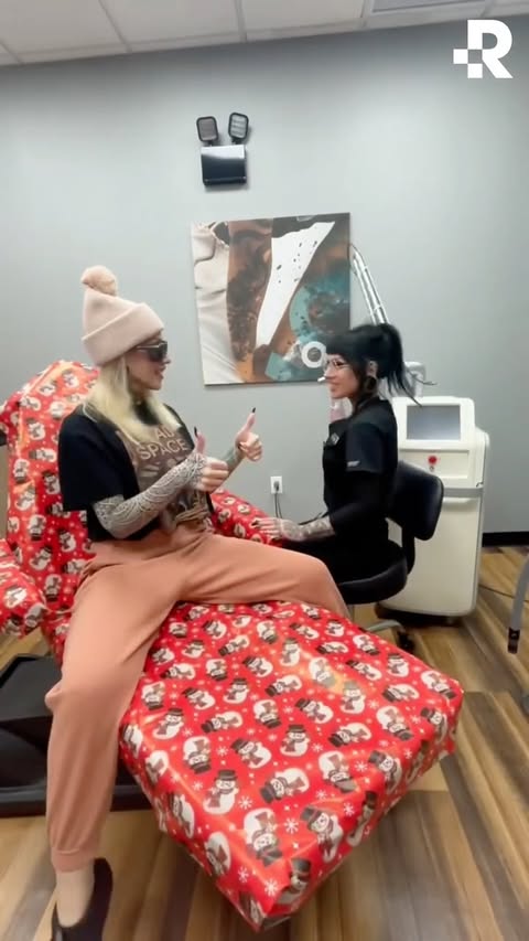 Instagram post by @hellarosegold for Removery. Caption reads: The gift you didn’t know you needed 🎄✨

This....