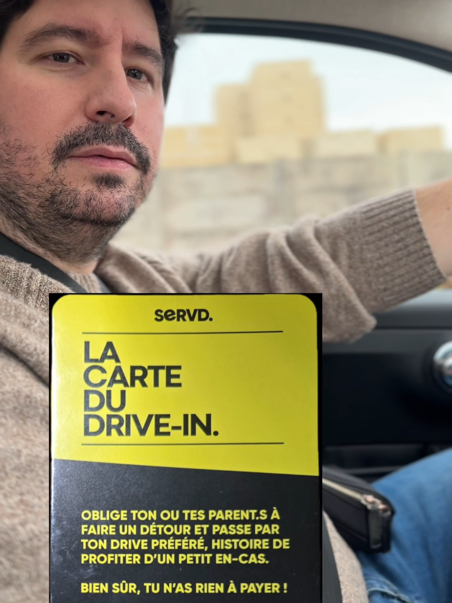 TikTok post by @hollyrt1 for SERVD CARDS. Caption reads: [...] ! Qui valide sa carte ? 😂🍔 Merci....