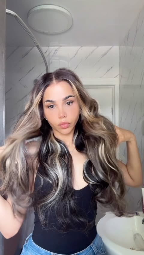 Instagram post by @vidastry_ for Arabella Hair. Caption reads: [...] this beautiful glueless wig from....