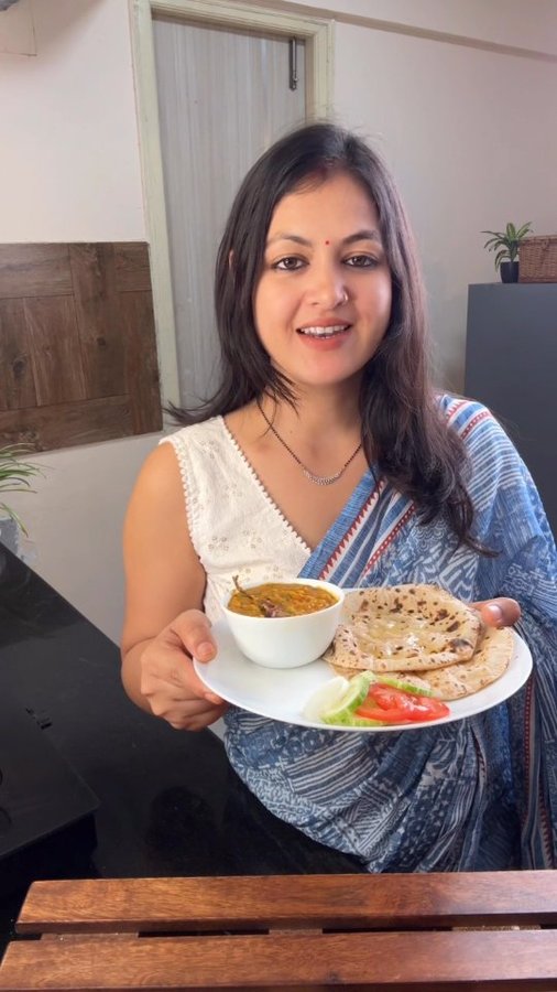 Instagram post by @bristihomekitchen for Happy Tummy. Caption reads: Switching to Multigrain Atta has made a big....