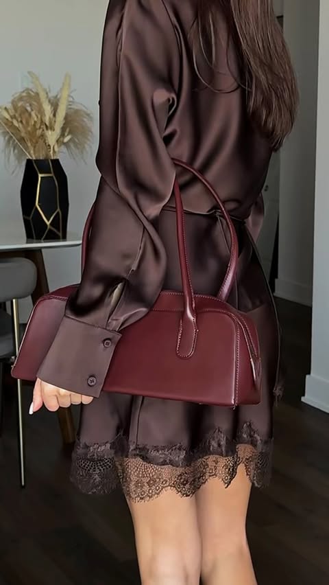 Instagram post by @the.annavibe for Chicwish. Caption reads: [...] and perfect for the new season Wearing....