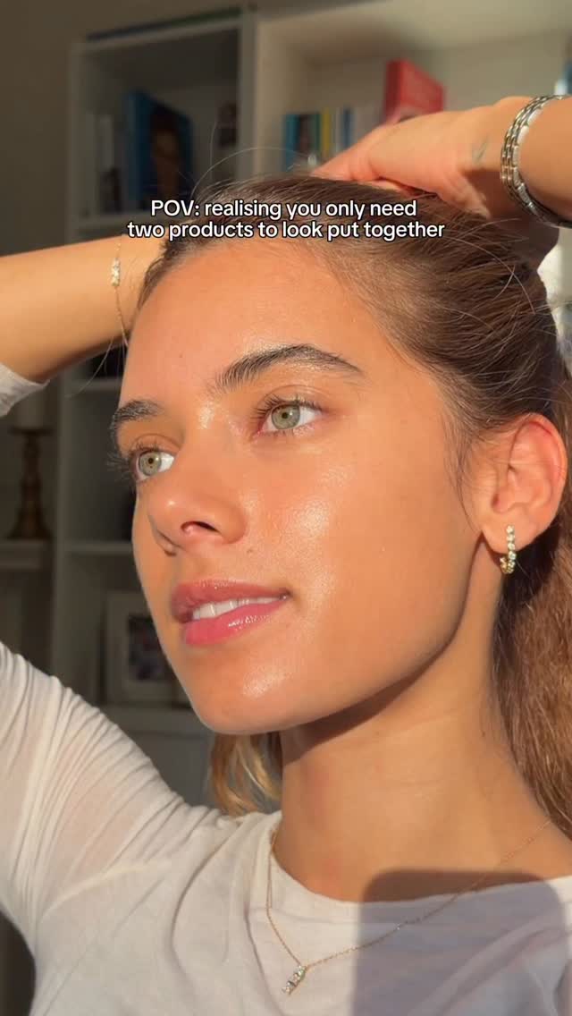 Instagram post by @ambardriscoll for Max Factor. Caption reads: ad work smarter not harder 💪🏻 just perfect SKIN....