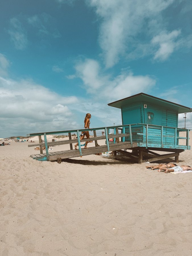 Instagram post by @freiavl for Bright Swimwear. Caption reads: @brightswimwear 🐚

publiciteit.