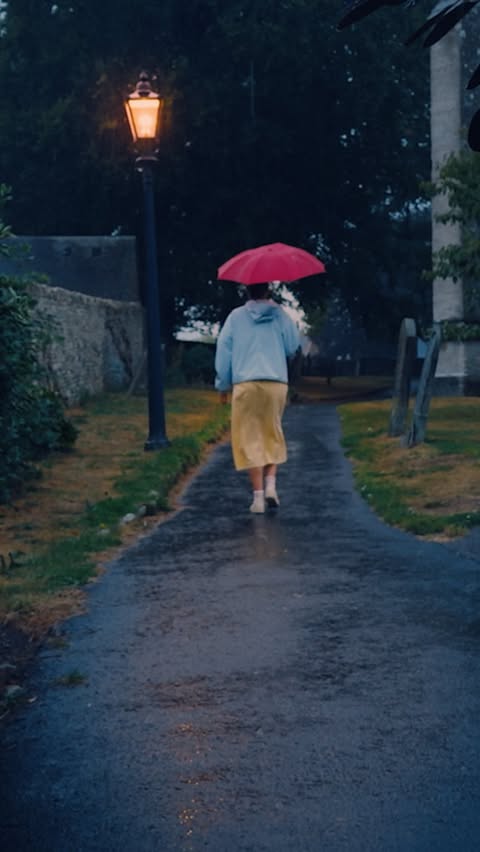 Instagram post by @phonefrmes for Musicbed. Caption reads: Rainy walks through the Cotswolds. 🌧️
Shot a few....