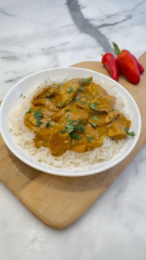 Instagram post by @shereemurphy for Planted. Caption reads: My @eatplanted chicken curry… For anyone looking....