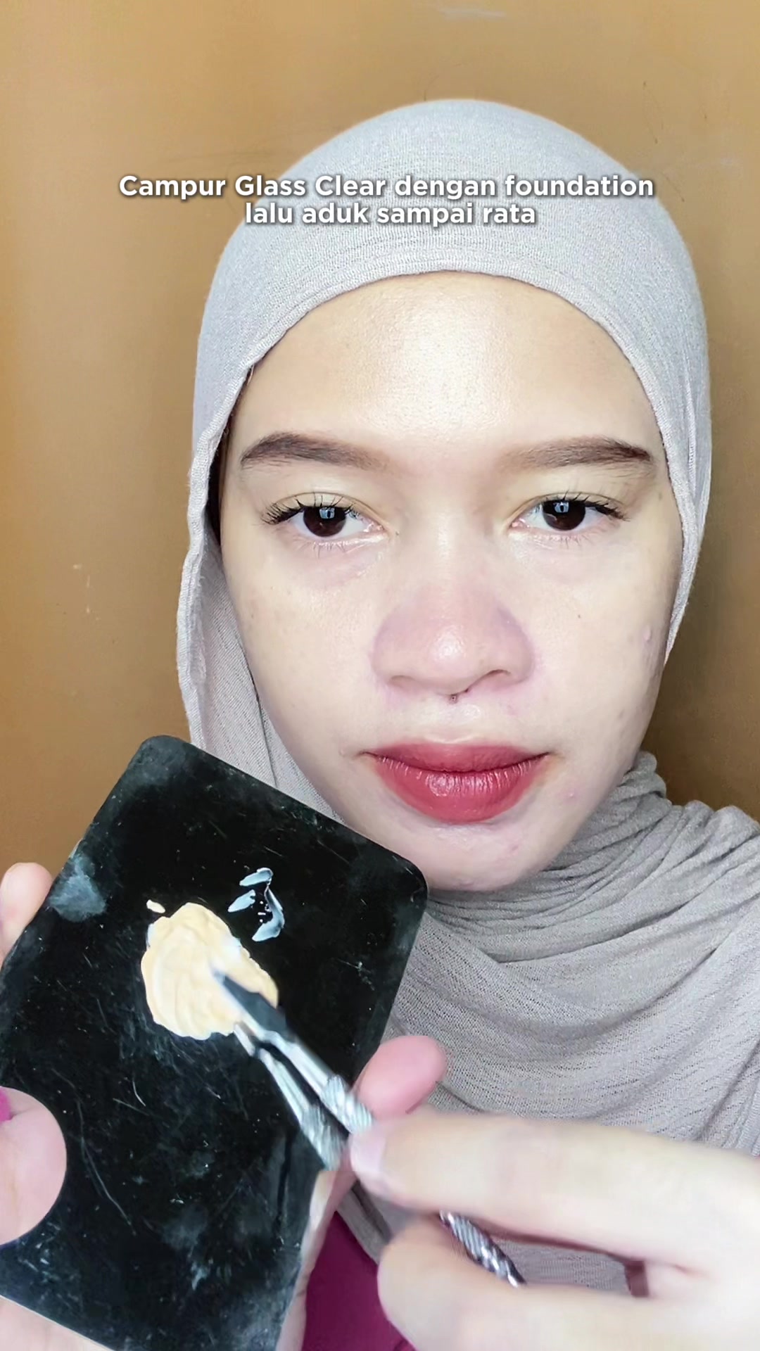 TikTok post by @haneensbeauty for Glow & Lovely Arabia. Caption reads: Recreate hacks affordable ala MUA? tapi hasil make....