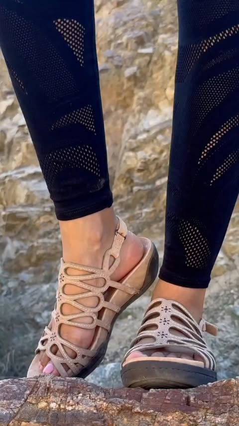 Instagram post by @adriana.brito_ for Jambu. Caption reads: [...] obsessed with my new Miriam sandals from....