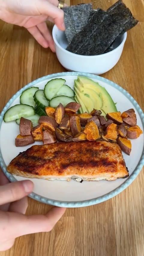 Instagram post by @og.eats04 for In Print We Trust. Caption reads: [...] #healthyeating #london @inprintwetrust.co.