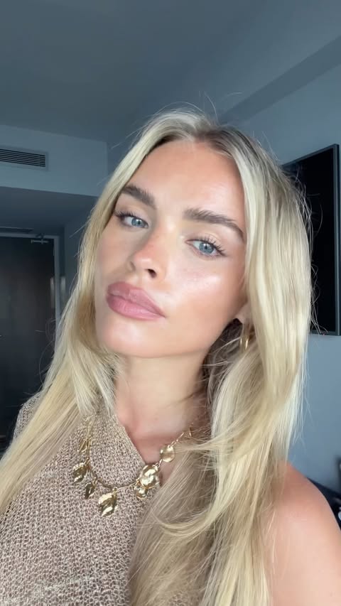 Instagram post by @hollie.ford for Naked Sundays. Caption reads: [...] of this glow !! ✨ @naked_sundays....