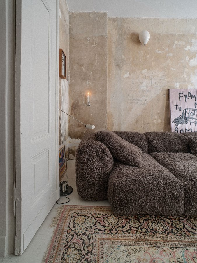 Instagram post by @theberlinchapters for Vetsak. Caption reads: Our living room is finally coming together, piece....