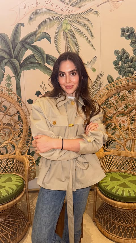 Instagram post by @itsjennarennert for Bluemercury. Caption reads: [...] Beach with @itsjennarennert & fellow....