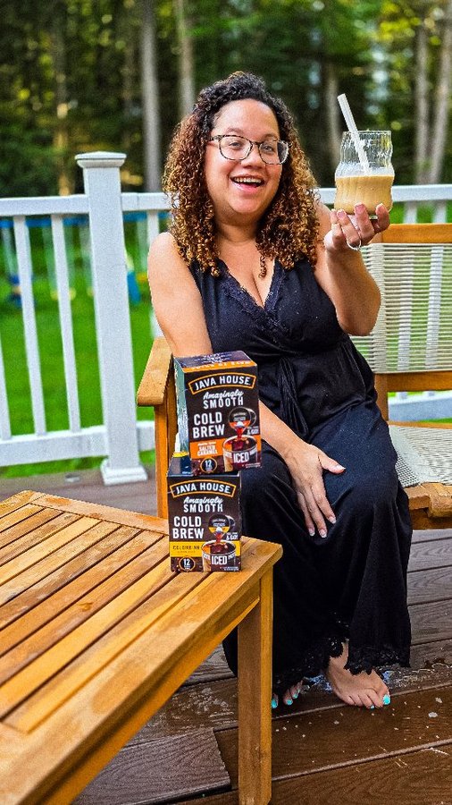 Instagram post by @chrysalis.pip for Java House. Caption reads: Busy mom life = nonstop hustle 🏃‍♀️💨
That’s why....