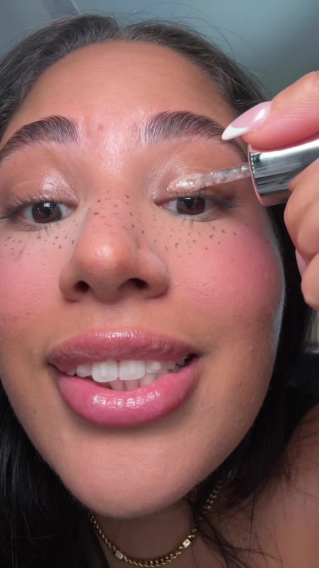 TikTok post by @brooklynreviewsxoxo for Sacheu. Caption reads: ✨eyeshadow stayns✨ & you already know who it’s by....