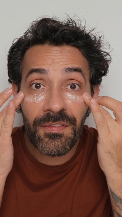 Instagram post by @vincentford for Trinny London. Caption reads: This @trinnylondon BFF Eye Concealer is my goto....