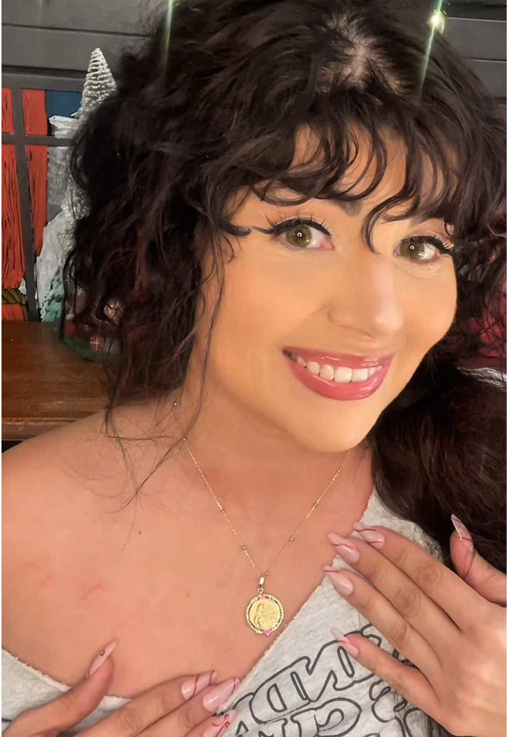 TikTok post by @evieandceairaa for Vidawheel Jewelry. Caption reads: [...] 👸🏻 #vidawheel #vidawheeljewelry....