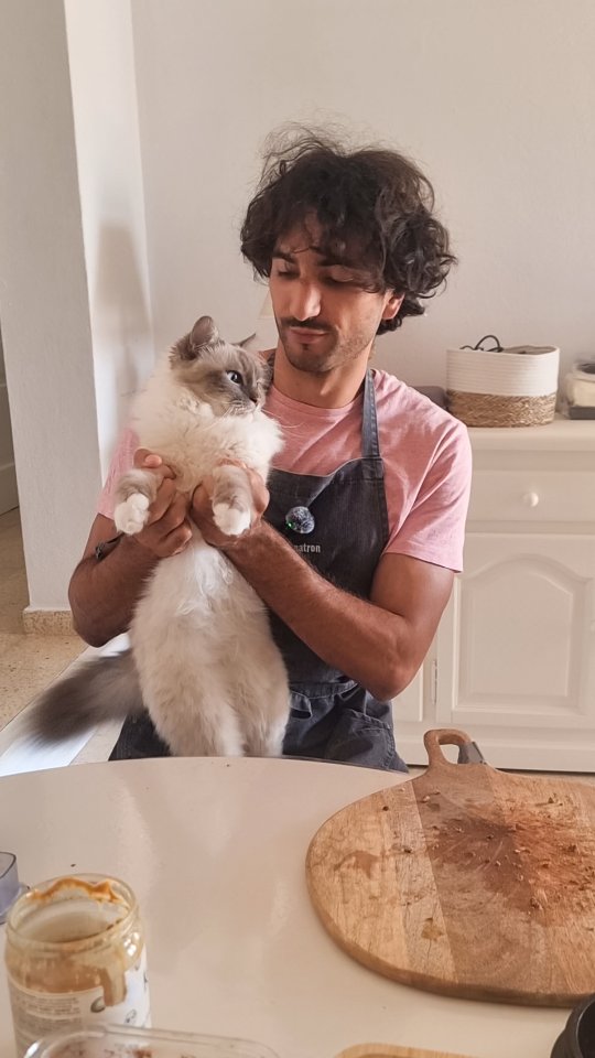 Instagram post by @riofamily_ for KoRo France. Caption reads: Recette energy baaawwlls 🤤👇
Tout dans le mixeur....