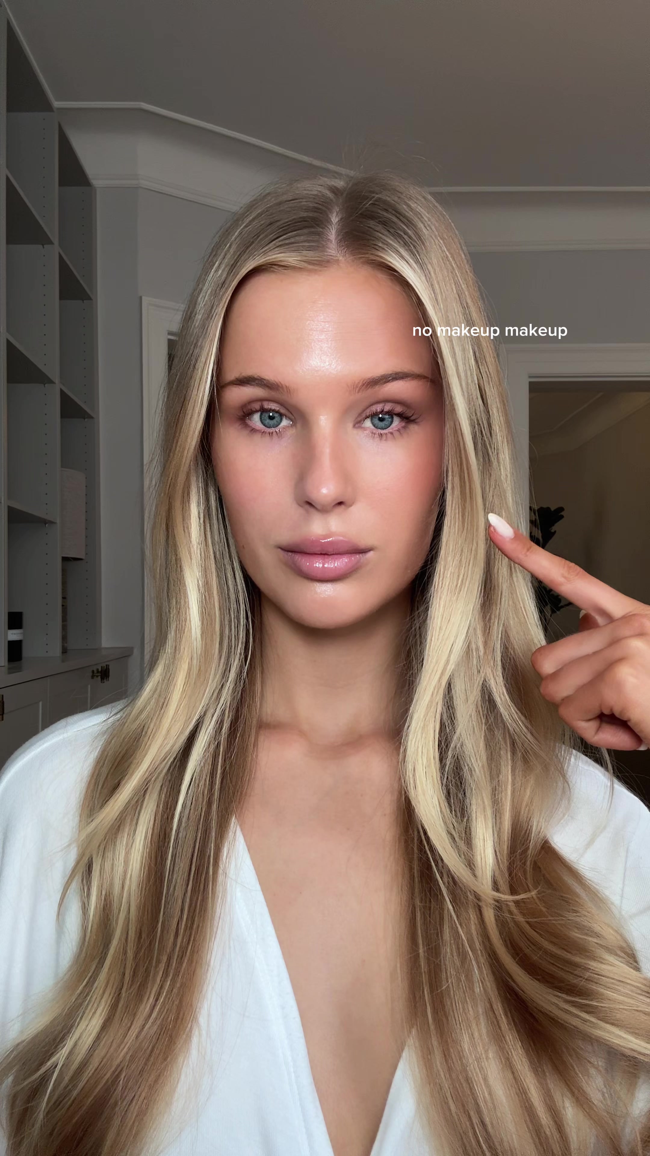 TikTok post by @victoriagarber for IT Cosmetics. Caption reads: advertisement | The most natural and skin like....